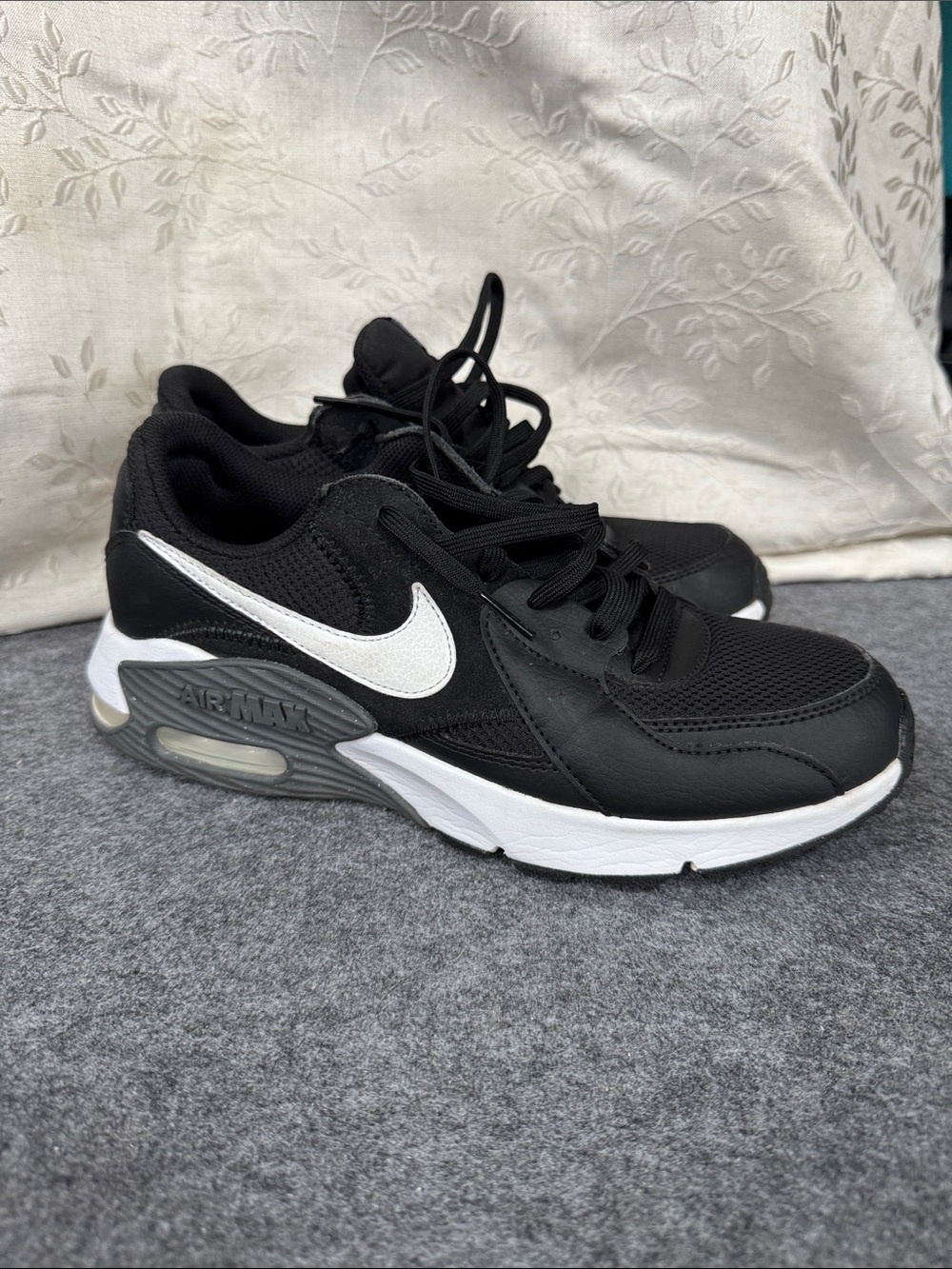 Nike Women's Black and White Air Max Runner Sneakers